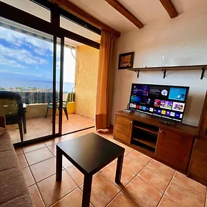 apartamento-con-piscina-en-la-playa-de-arena.in-canary-islands.com/