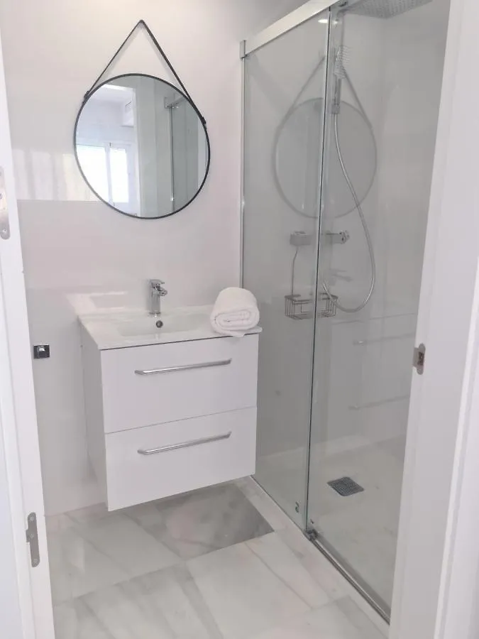 Malaga Sunshine Rentals - Beach Front Penthouse II - Fuengirola 0*,  Spanien